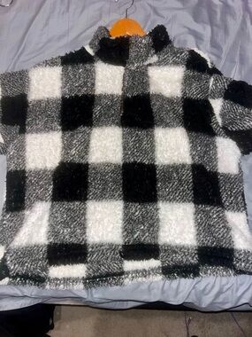 Love Tree Black and White Fuzzy Pullover